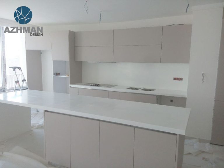 اجرای صفحه کابینت و دیوارپوش با سنگ کورین سفید ساده