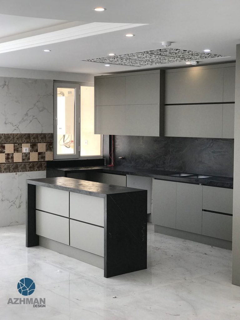 اجرای صفحه کابینت و دیوارپوش مشکی